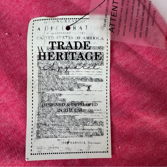 Heritage Pink Crew Neck Sweatshirt with "Outer Banks" Print Size Medium NWT - Picture 7 of 7